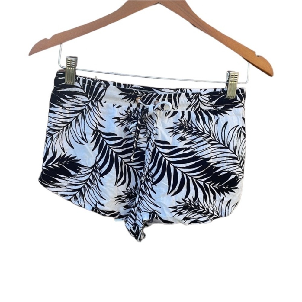 Kendall & Kylie size small shorts